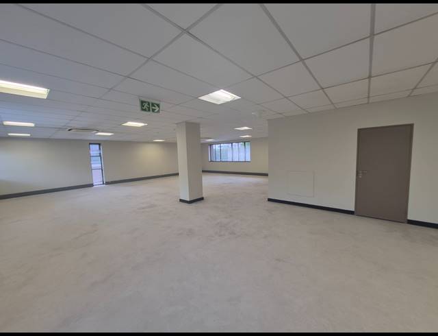 1,153M² OFFICE TO LET IN PARKTOWN